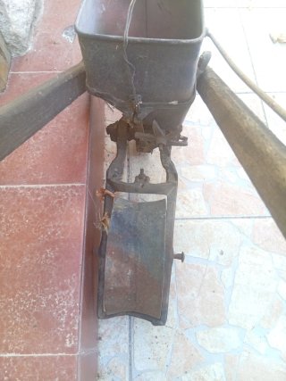 Sembradora manual antigua