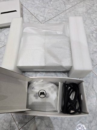 Xbox One 500GB + 2 Controller + 3 Giochi