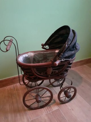 Carricoche antiguo decorativo pequeño