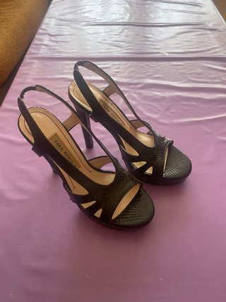 Sandalias Zara Tacón Negro Piel Serpiente