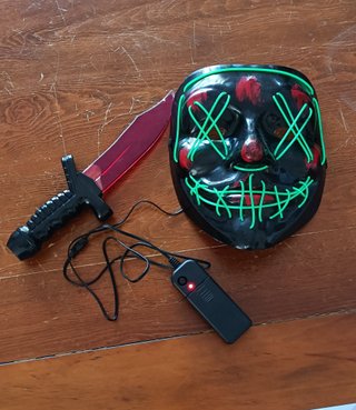 Mascara Halloween LED con Cuchillo