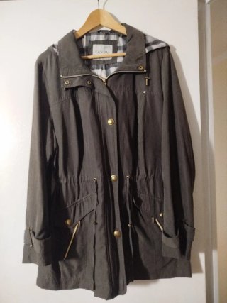 Parka Canda Talla XL Marrón con Capucha