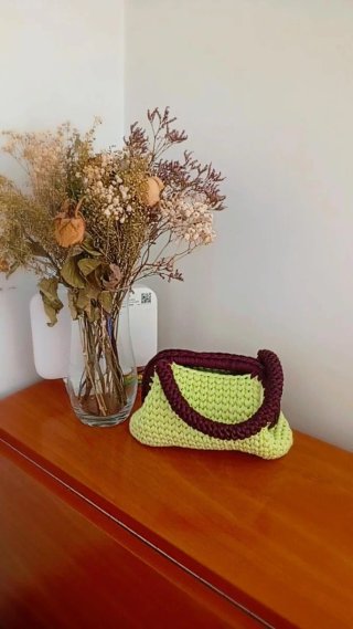 Bolso artesanal tejido verde y marrón