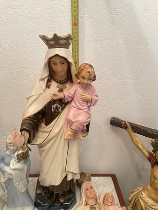 Santos y cuadros religiosos