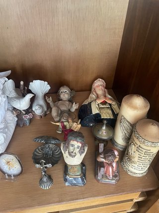 Santos y cuadros religiosos