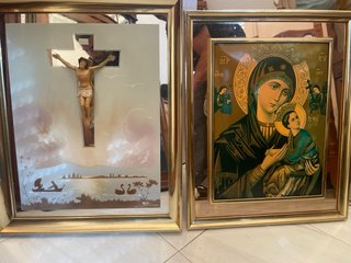 Santos y cuadros religiosos