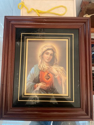 Santos y cuadros religiosos