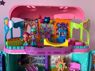 Casa de muñecas Gabby con ático y barco