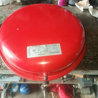 Vaso de expansión caldera 8L rojo