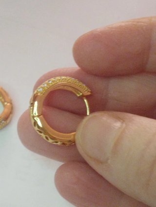 E544 Orecchini cerchio pavé inox oro 2 cm brillant