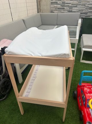 Cambiador bebé Ikea madera y blanco