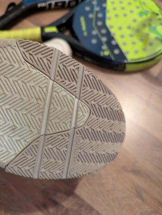 2 racchette da padel e scarpe Artengo