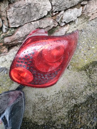 Piloto trasero derecho Peugeot 207