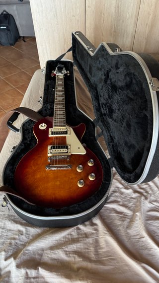 Epiphone Guitarra Eléctrica + Amplificador Fender