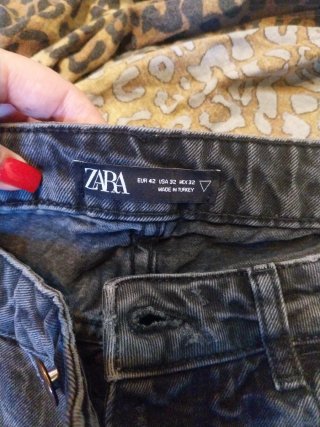 Zara Jeans Neri Strappati