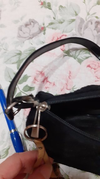 Borsetta nera con logo H