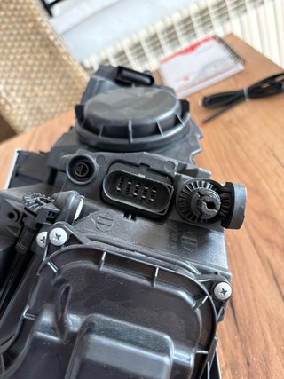 Faro derecho Golf MK7 osram