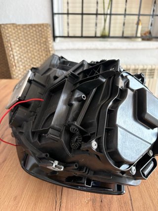 Faro derecho Golf MK7 osram