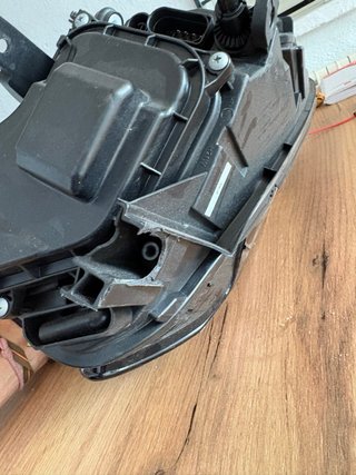 Faro derecho Golf MK7 osram