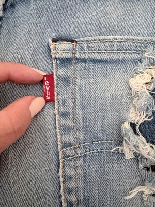 Shorts Levi's jeans strappati
