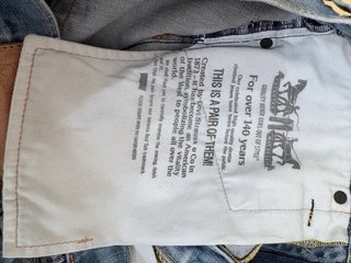 Shorts Levi's jeans strappati