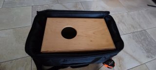 Cajón flamenco rojo con funda