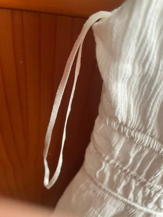 Vestido blanco corto con cordones