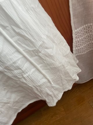 Vestido blanco corto con cordones