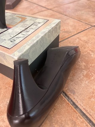 Zapatos de tacón negros para mujer