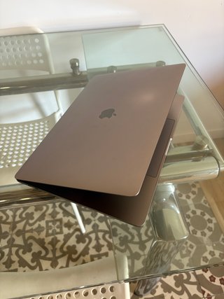 MacBook Pro 15 2018 16GB + funda