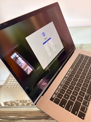 MacBook Pro 15 2018 16GB + funda