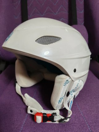 Casco de esquí mujer con diseño
