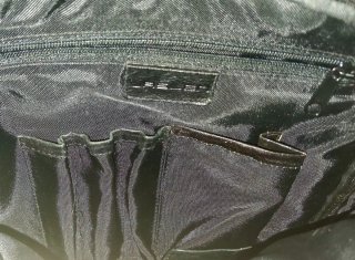 Bolso de cuero negro