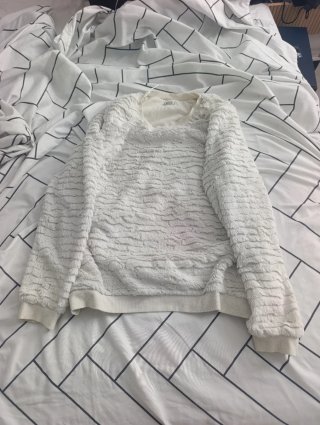 Sudadera blanca peluda