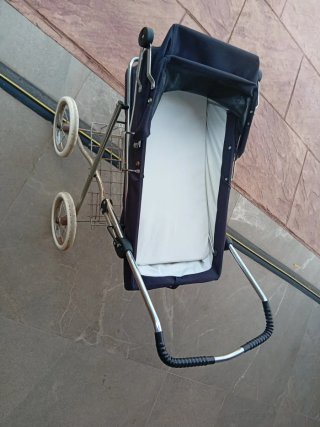 Carrito de muñecas clásico Arrue