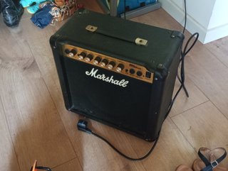 Amplificador Marshall MG15CDR