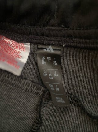 Pantalón chándal juvenil Adidas Talla 13-14 Años