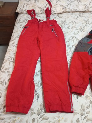 Ropa para esquiar pantalón y chaqueta (color rojo)