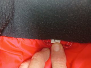 Ropa para esquiar pantalón y chaqueta (color rojo)