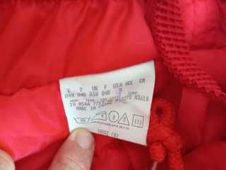 Ropa para esquiar pantalón y chaqueta (color rojo)