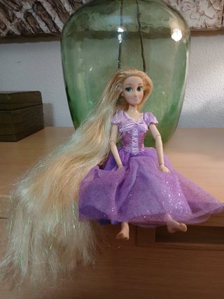 Muñeca Rapunzel pelo largo