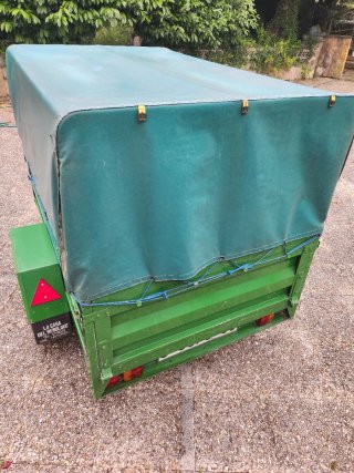 Remolque coche con toldo y basculante negociable
