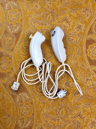 NINTENDO WII PACK: 2 Mandos, Zapper y 6 Juegos