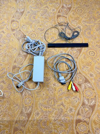 NINTENDO WII PACK: 2 Mandos, Zapper y 6 Juegos