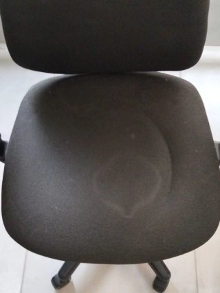 Silla de oficina ergonómica negra