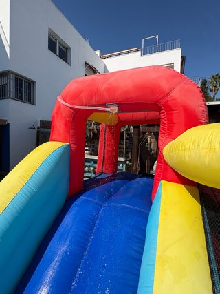 Castillo hinchable de agua