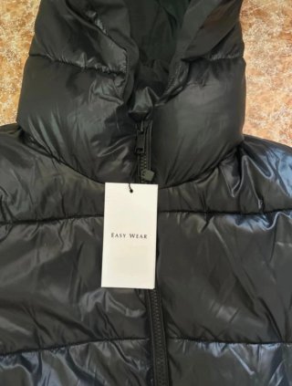 Abrigo Anorak Negro con Capucha
