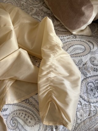 Blusa Rosas Rojas Seda Beige