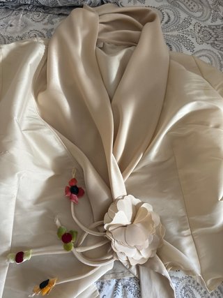 Blusa Rosas Rojas Seda Beige