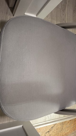 Silla de escritorio ergonómica gris